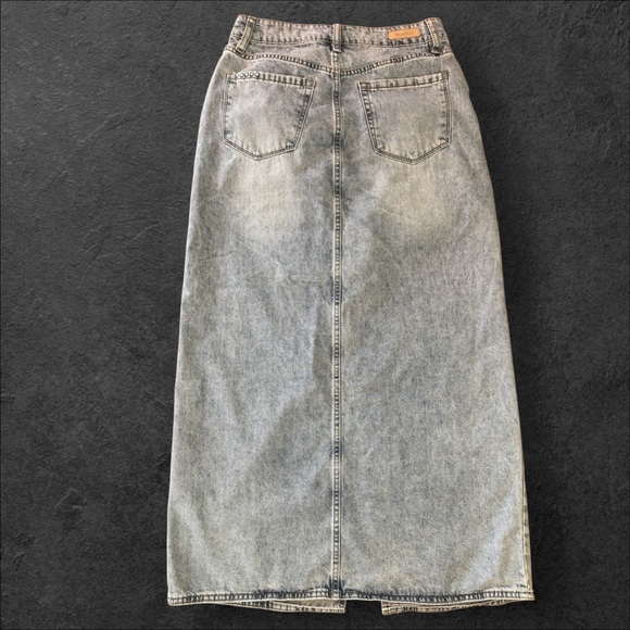 [BLANKNYC] Denim Maxi Skirt In My Mind Light Wash Size 26 - Picture 4 of 9